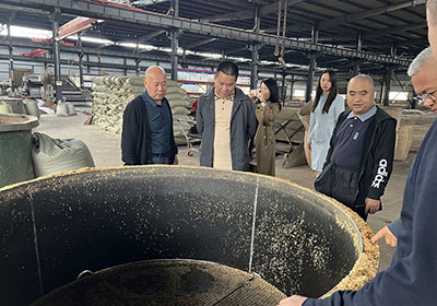瀘州老窖股份有限公司集團原董事長張良與巴蜀液酒業(yè)（集團）有限公司蒲總蒞臨瀘旗酒業(yè)